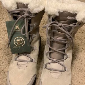 NWT Kamik Boots